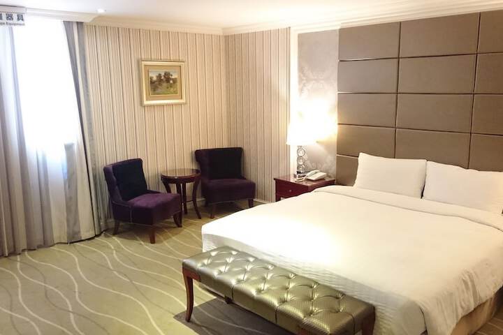 Room 12 of 56