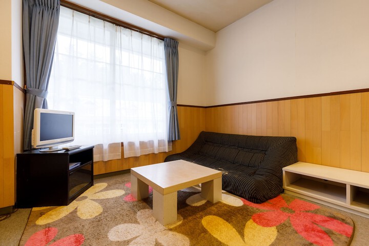 Room 19 of 50