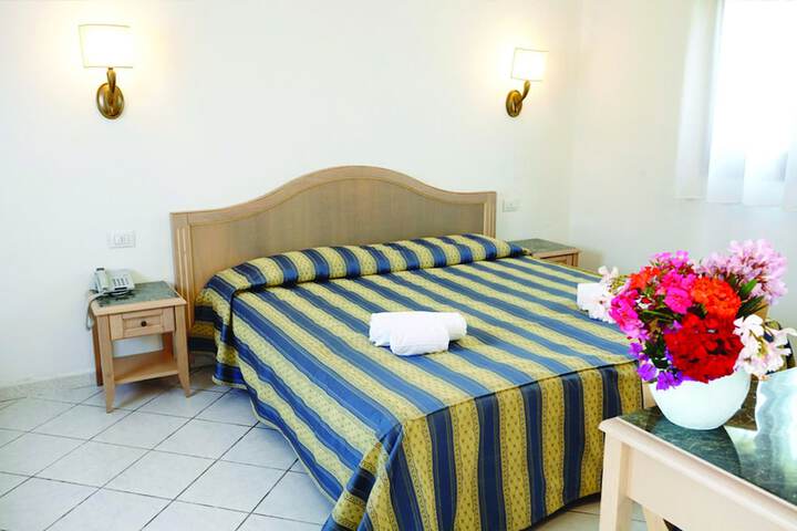 Room 5 of 34