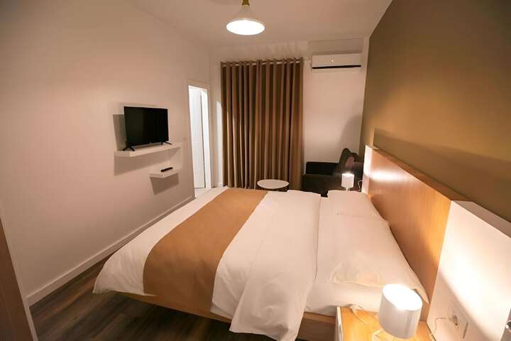 Room 28 of 58
