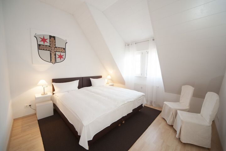 Room 4 of 50