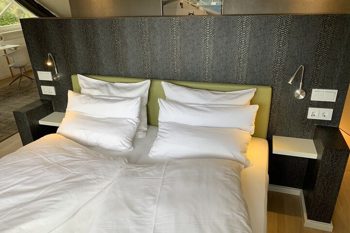 Room 15 of 147