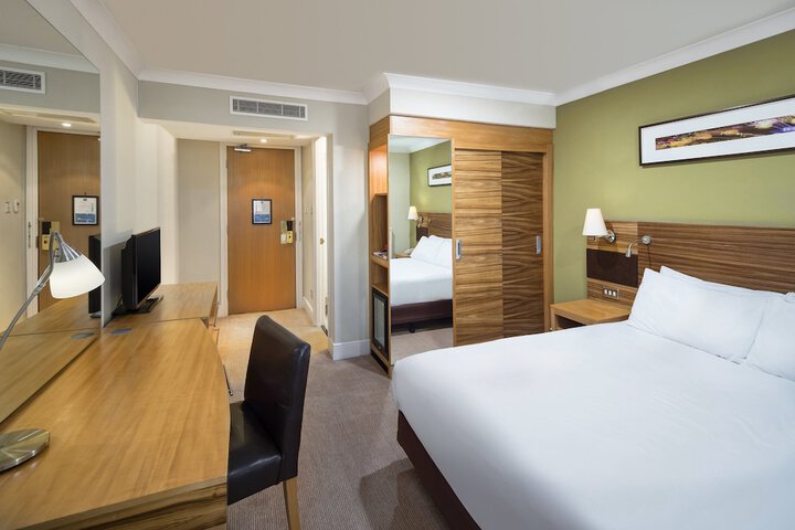 Room 21 of 90