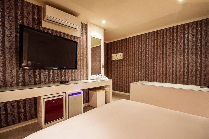 guest_rooms