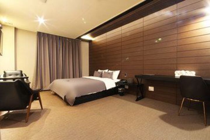 Room 43 of 51