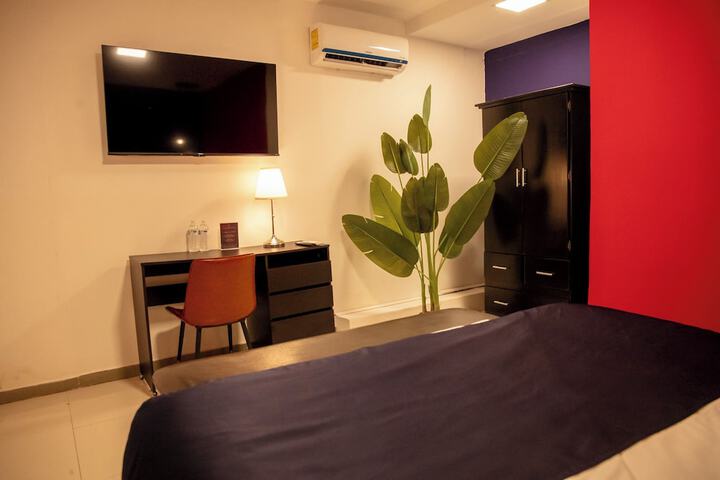Room 35 of 79