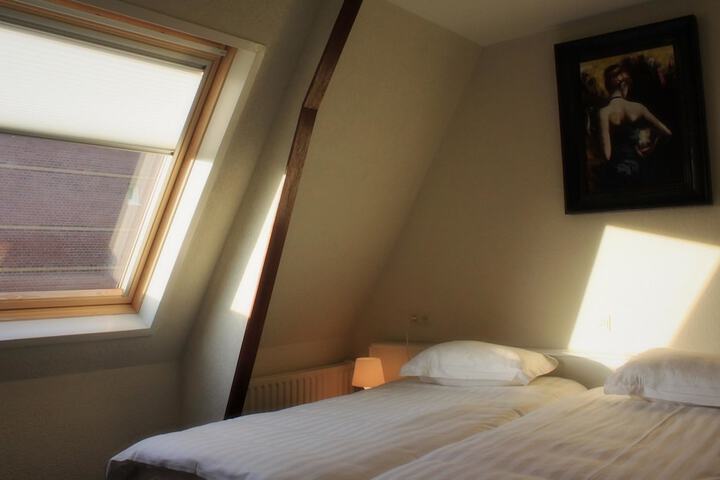 Room 12 of 61