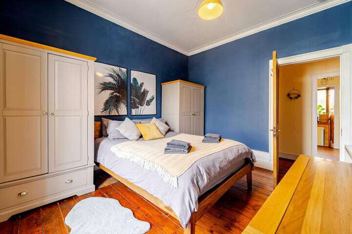 Room 6 of 30