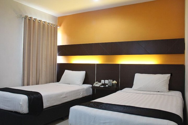 Room 8 of 22