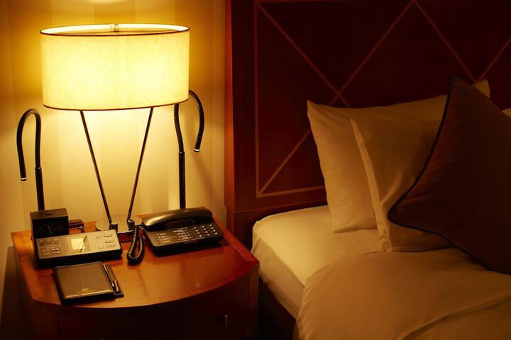 Room 12 of 115