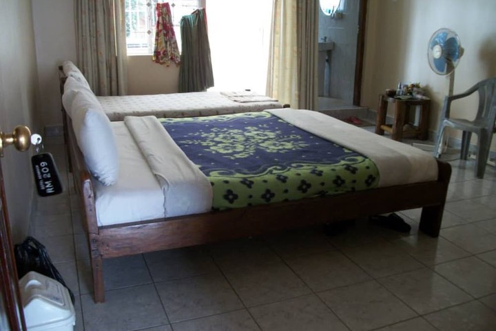 Room 13 of 20