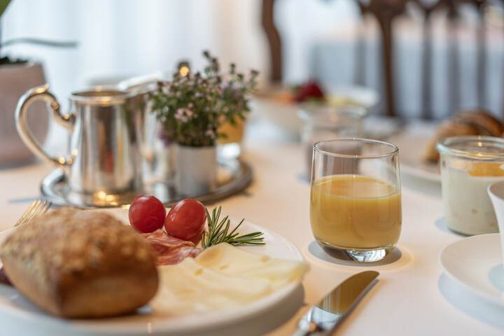 Dining 52 of 78