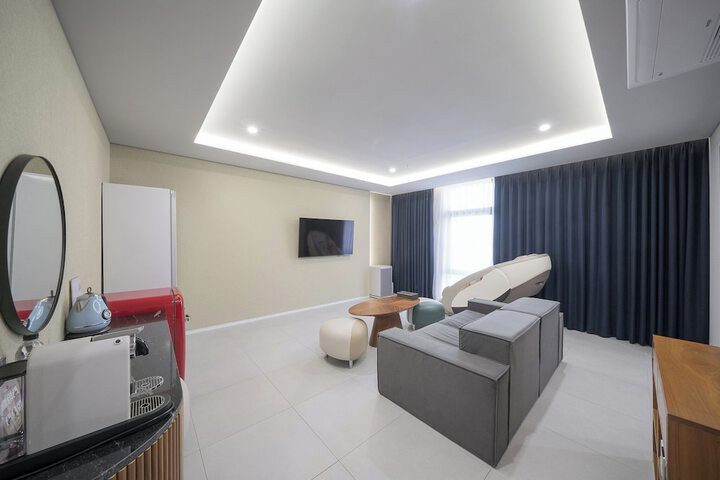 Room 50 of 83