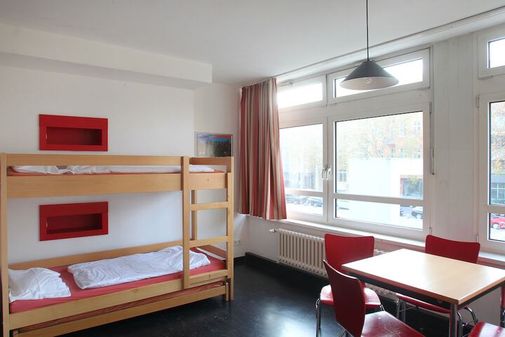 Room 9 of 50