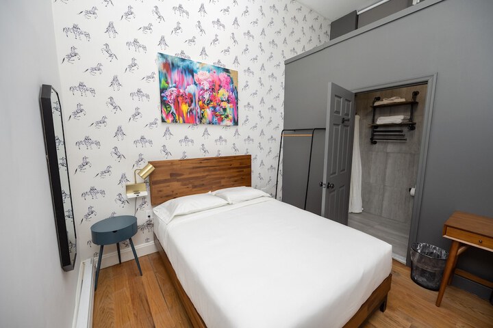 Room 8 of 46