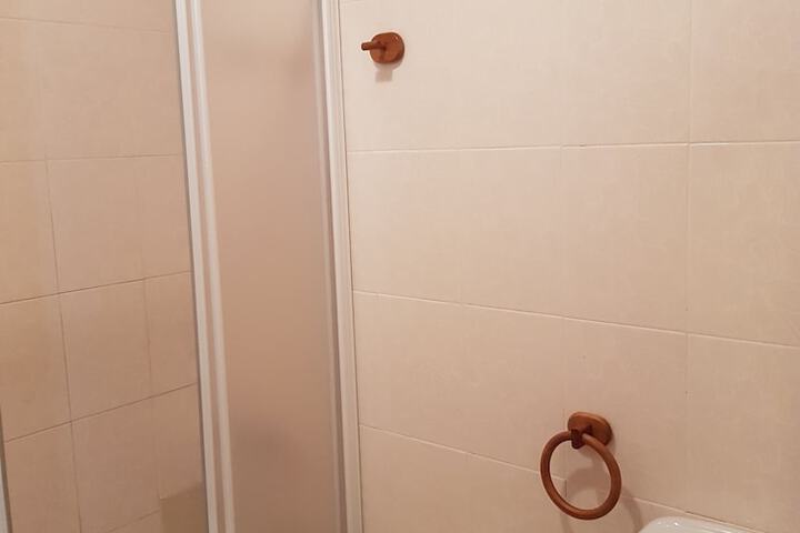 Room 4 of 14