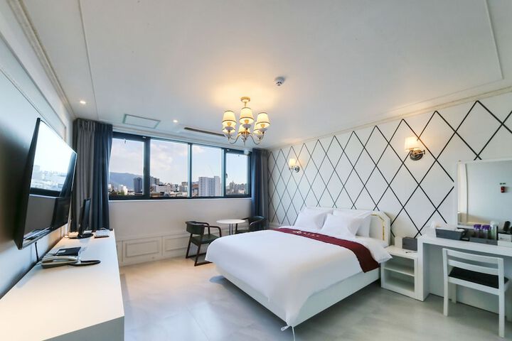 Room 9 of 60
