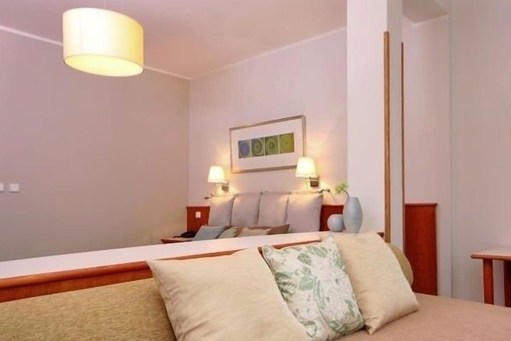 Room 14 of 72