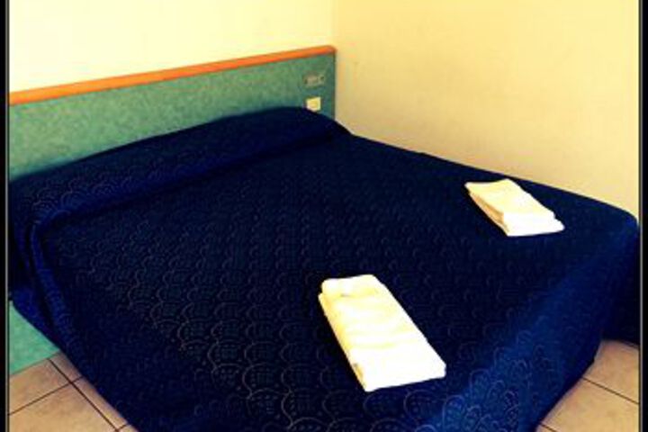 Room 7 of 19