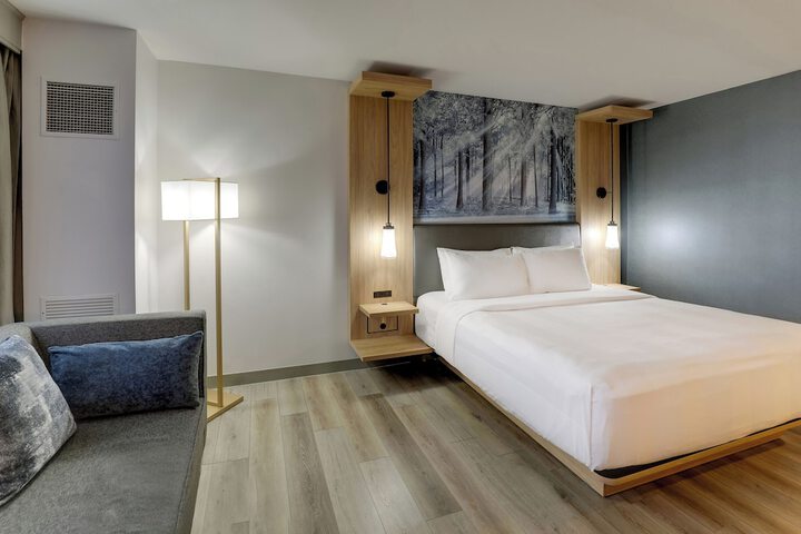 Room 18 of 60