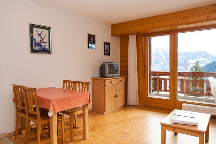 Room 3 of 51