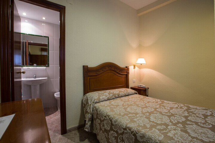 Room 14 of 29
