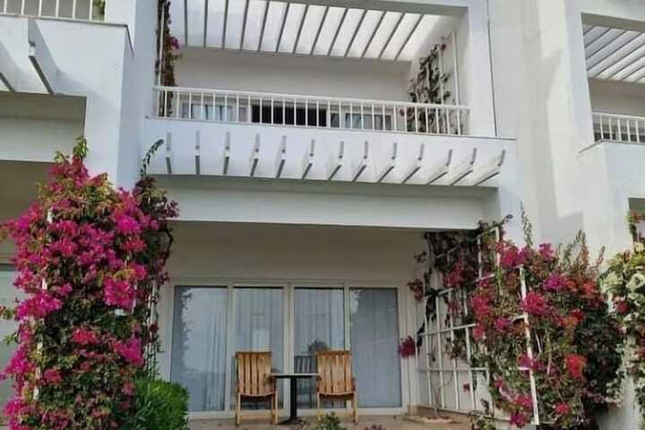 Hotel Exterior 120 of 126