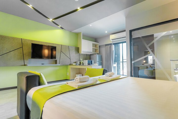 Room 32 of 46