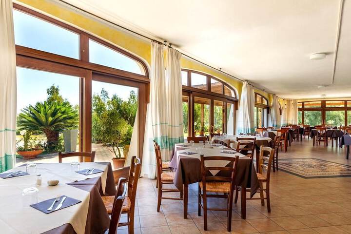 Dining Photos