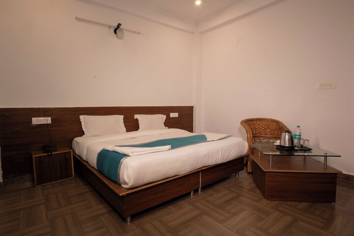Room 17 of 37