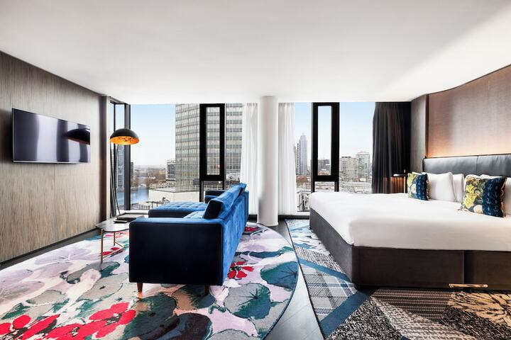 Room 40 of 94