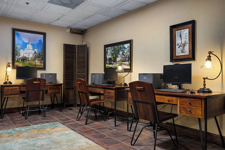 Business Center 29 of 45