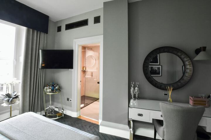 Room 11 of 85