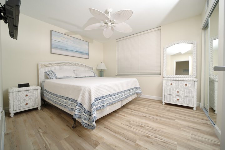 Room 8 of 169