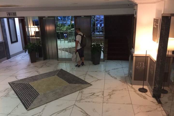 Hotel 4 of 65
