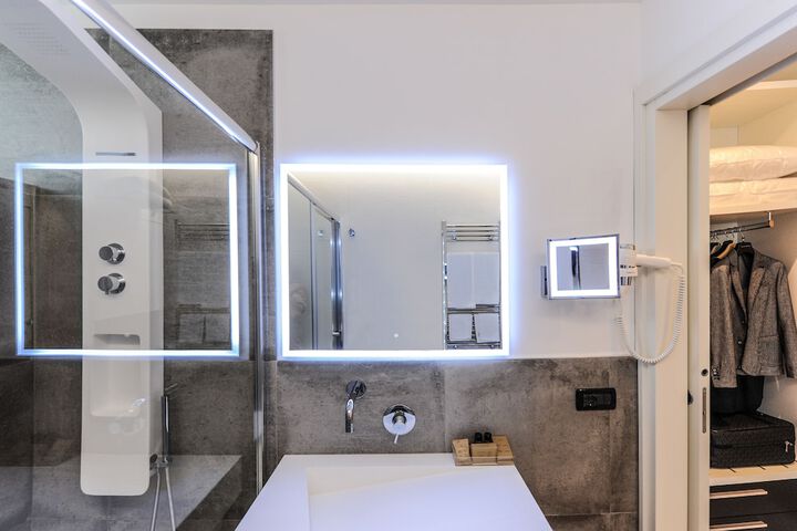 Room 46 of 71