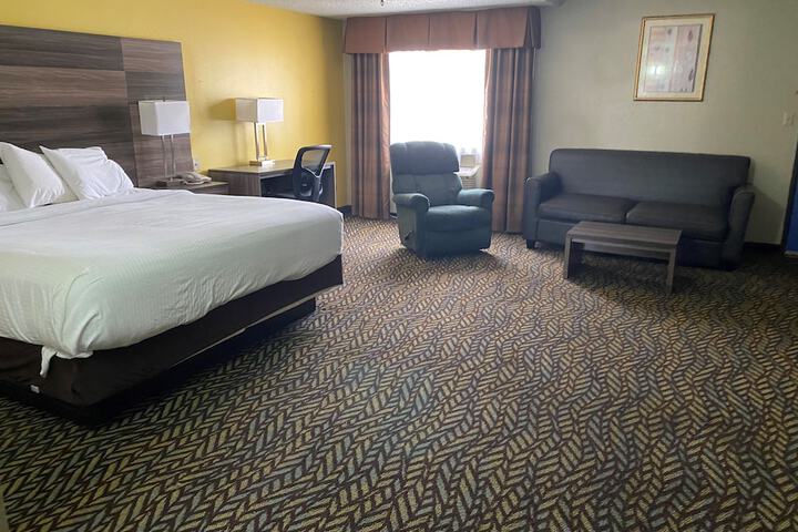 1 King Bed Mobility Accessible (4 of 14)
