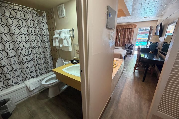 Room 52 of 72