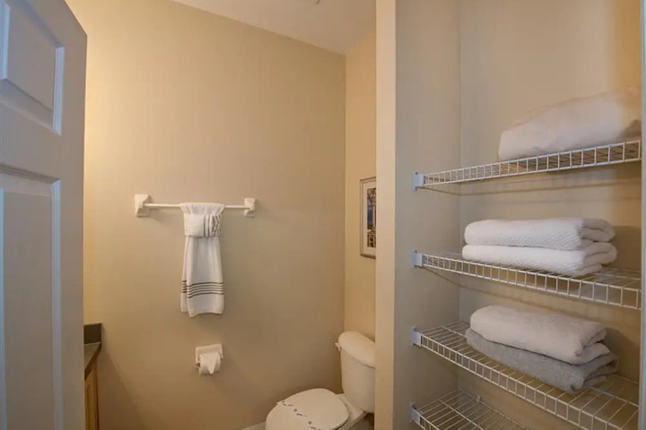 Room 9 of 25