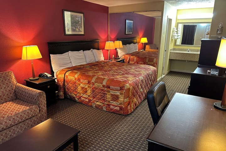 1 King Bed (7 of 23)