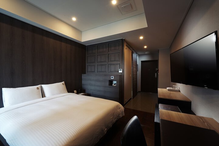 Room 18 of 47