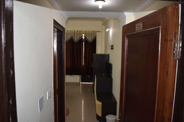 Room 9 of 22