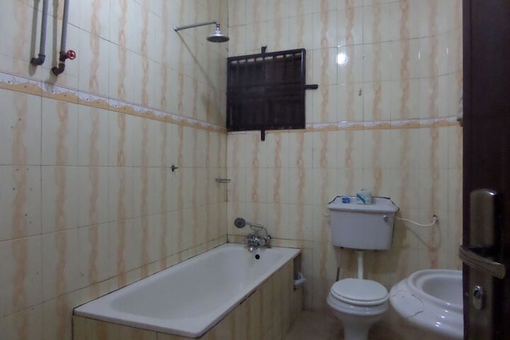 Room 20 of 28