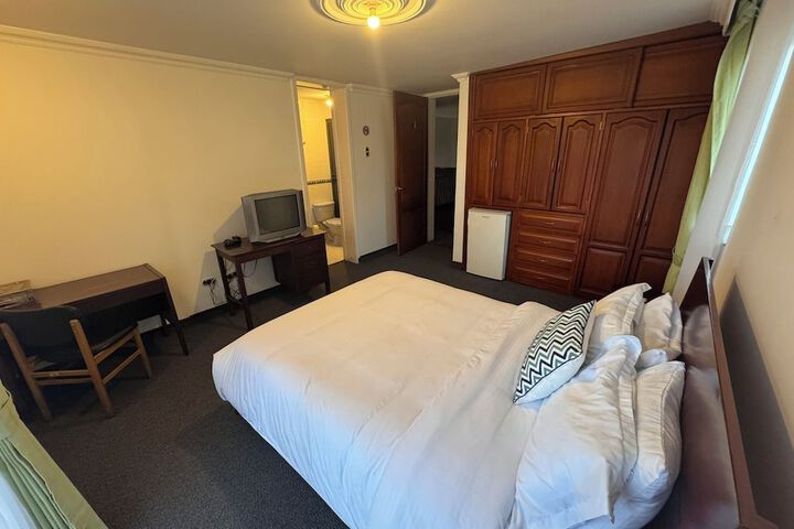 Room 13 of 30