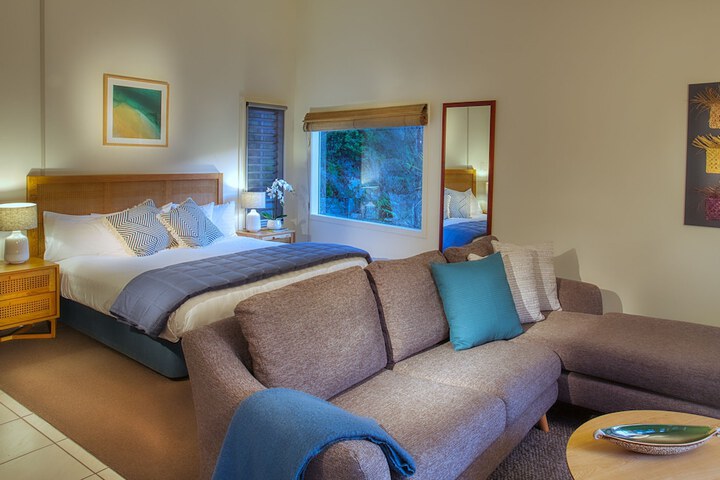 Room 16 of 46