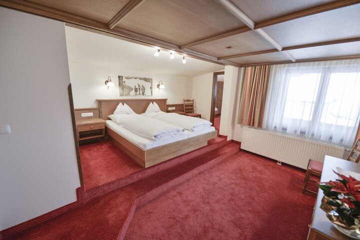 Room 11 of 44