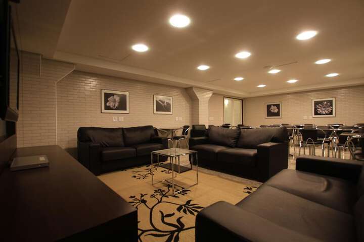 Room 14 of 37