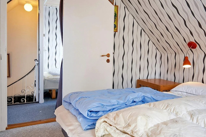 Room 2 of 21