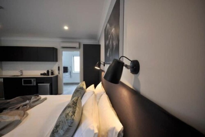 Room 14 of 28