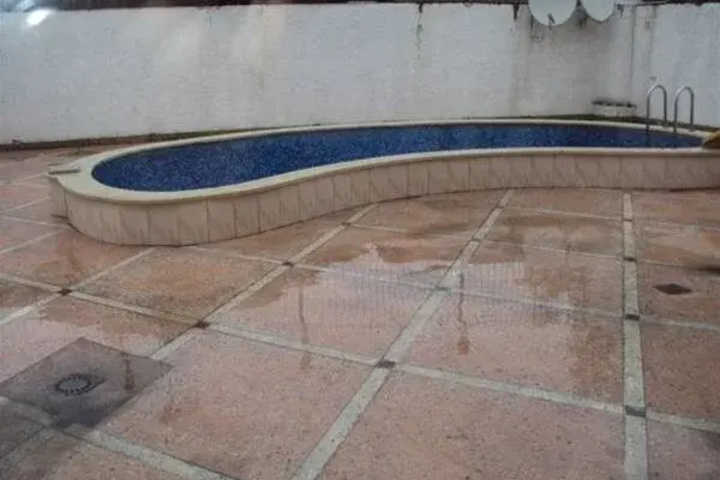 Pool 18 of 26